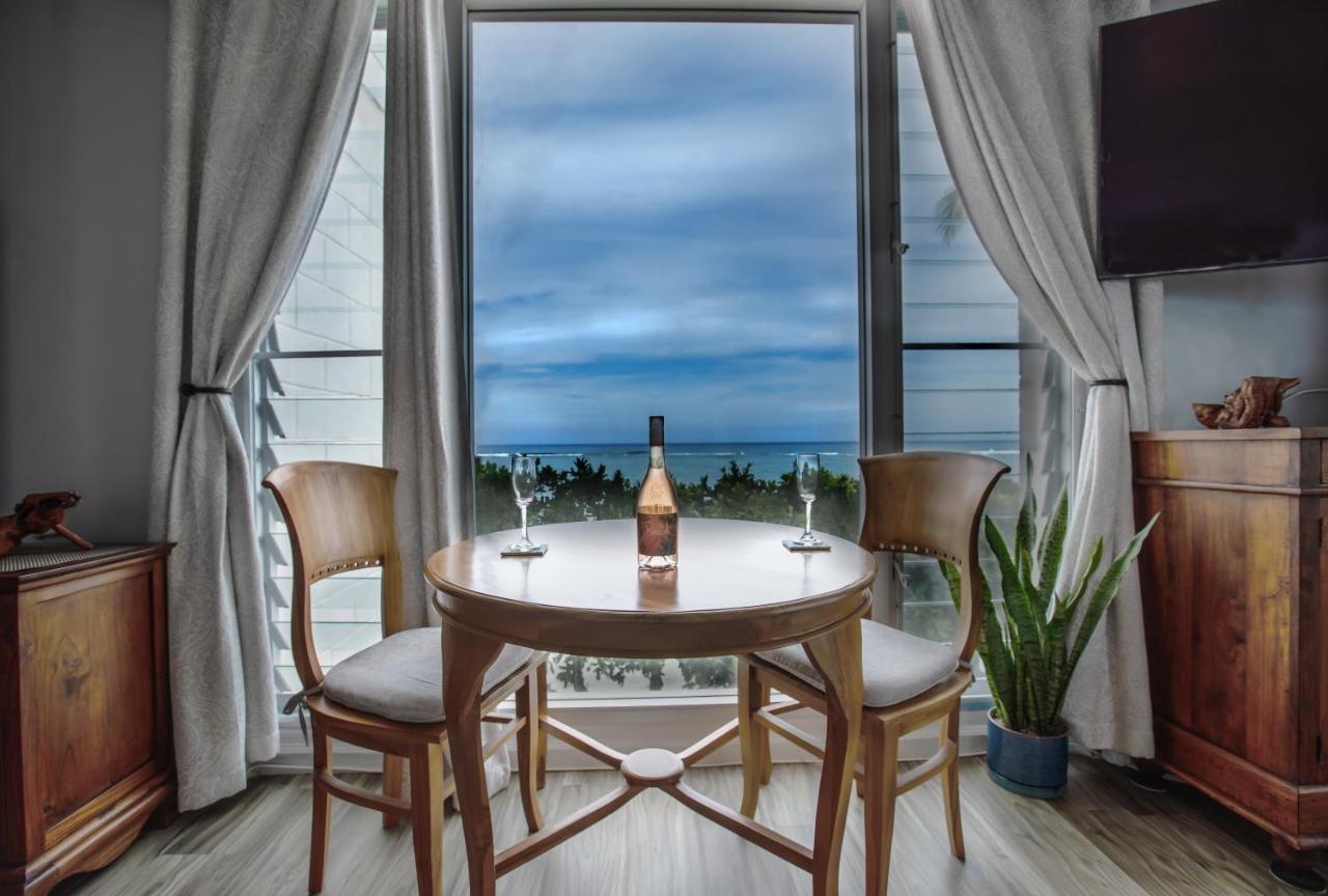 Breezy Beachfront Bali-Style Haven 180 Degree Oceanview Hau'ula Exterior photo